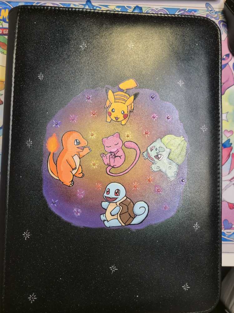 Chubby/Goofy Pokémon Circle Binder – B-vare ✨